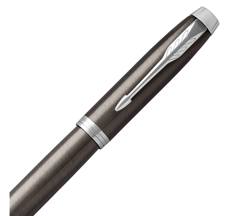 PARKER 1931664 IM Penna Roller, Punta Fine e Ricarica di Inchiostro Nero,  Dark Espresso Chrome Trim : : Cancelleria e prodotti per ufficio